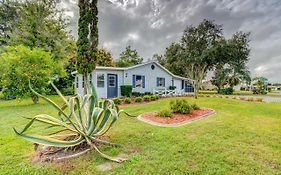 Peaceful Lady Lake Home With Screened-In Porch!